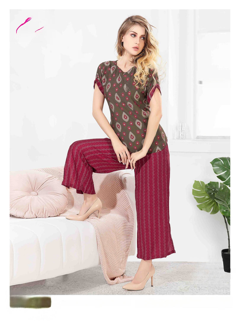 Luxe breathable co-ord set 7809 in Maroon displayed on model
