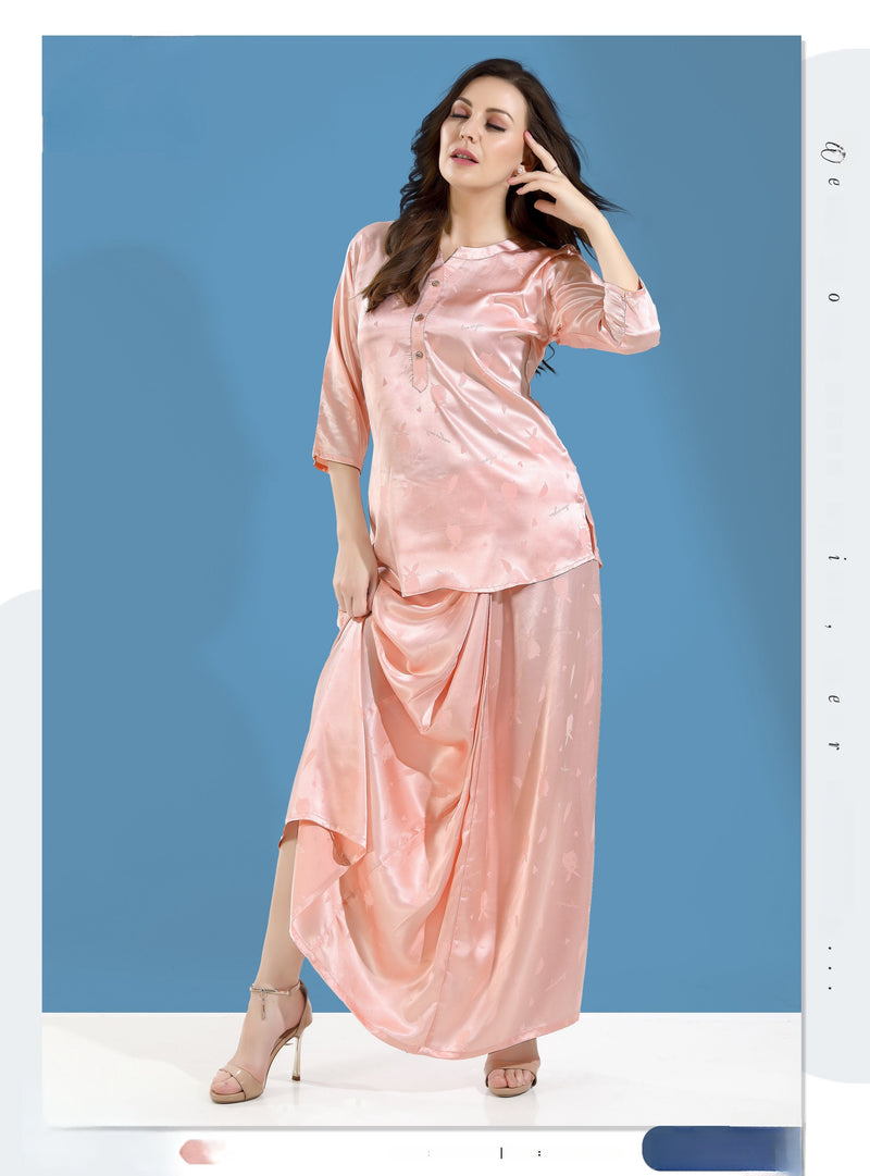 Luxe breathable co-ord set 7722 in Peach displayed on model
