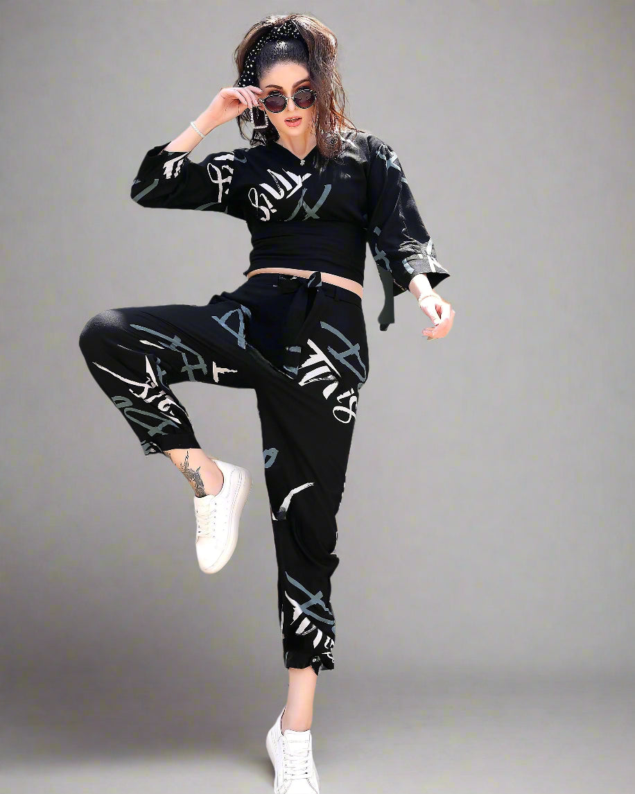Luxe breathable co-ord set 8022 in Black displayed on model